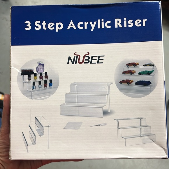 3 step acrylic riser NIB - Picture 3 of 5